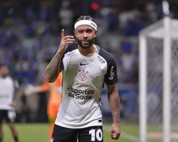Cruzeiro x Corinthians: ex-árbitra vê irregularidade em gol de Memphis