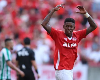 Flamengo encaminha a contratação do zagueiro Vitão, do Inter