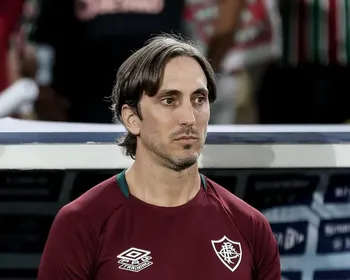 Torcedores do Fluminense mandam recado a Zubeldía após queda para o Vasco