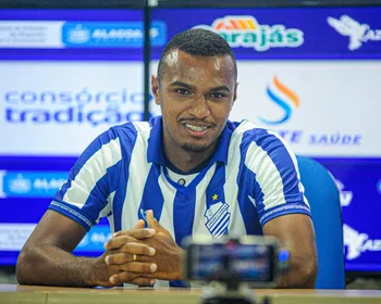 Diretoria do CSA comunica saída do atacante Venícius Cascais