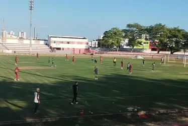 
				CSE goleia, Penedense e Coruripe vencem e Murici empata: alagoanos disputam amistosos
			
			