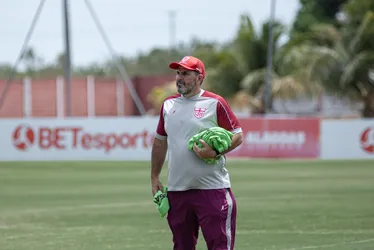 
				Com elenco definido e mercado ativo, CRB inicia pré-temporada para 2026
			
			