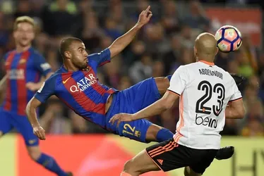 
				Ex-Barcelona, Rafinha Alcântara anuncia aposentadoria aos 32 anos
			
			