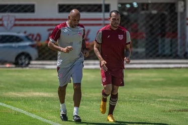 
				Pedro Castro é apresentado no CRB e aposta em experiência de acessos para buscar a Série A

			