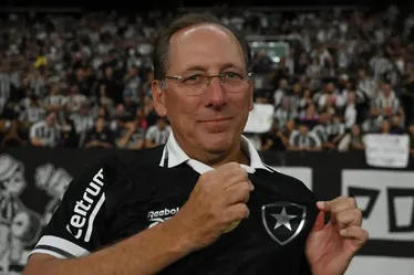 
				Botafogo vê dívidas sufocarem gestão da SAF e estuda novas medidas
			
			