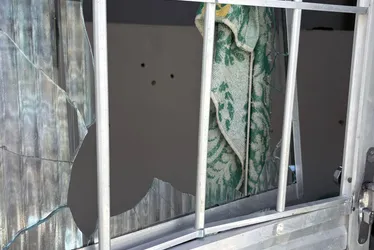
				Quatro homens são encontrados mortos dentro de residência em Ipioca
			
			