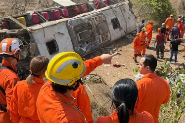 
				TV GAZETA: romeiros que morreram em acidente com ônibus terão velório coletivo
			
			