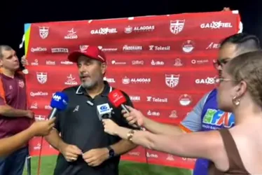 
				Técnico Eduardo Barroca elogia CRB, enaltece vitória, mas garante pés no chão
			
			