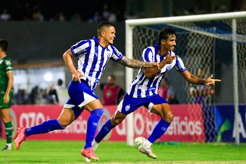 
				CSA domina e vence Coruripe na estreia do Alagoano: 3 a 0
			
			