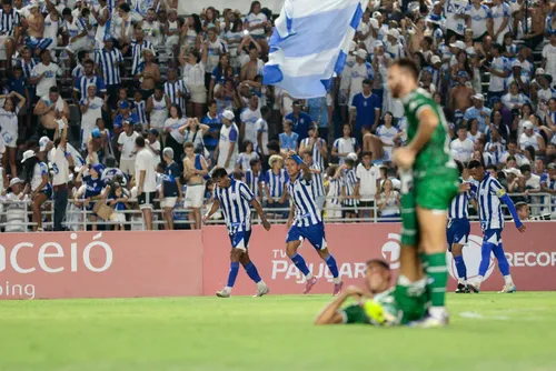 
				CSA domina e vence Coruripe na estreia do Alagoano: 3 a 0
			
			