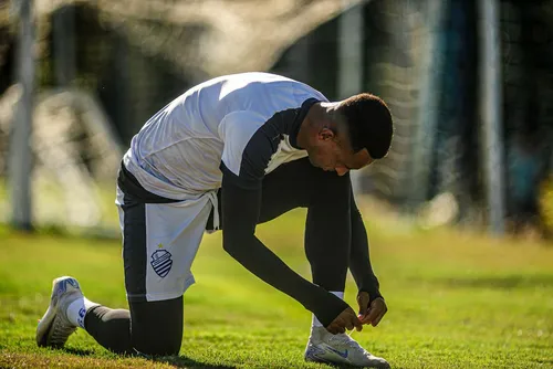 
				Ciel comenta sobre pré-temporada no CSA: "Colheremos coisas boas"
			
			