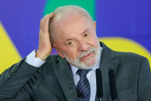 
				Esculacho de Lula no Rio fez pouco da Lei e do TSE
			
			