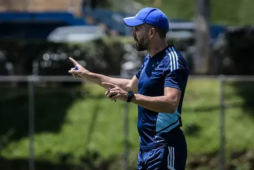 
				Com Tite no Cruzeiro, Internacional parte para os planos B e C
			
			