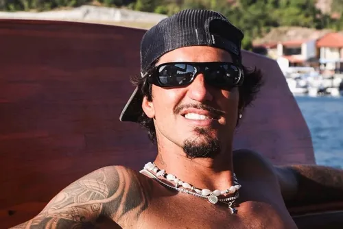 
				Confira a lista de famosos que escolheram Alagoas para curtir o Réveillon
			
			