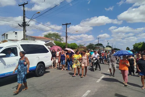 
				Corpo de enfermeiro assassinado a tiros em motel é enterrado sob forte comoção em Batalha
			
			