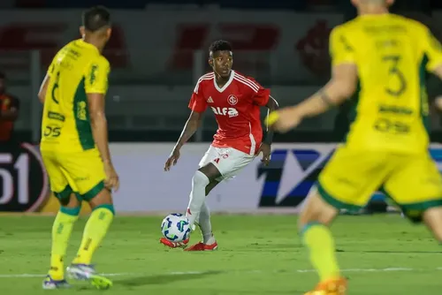 
				Cruzeiro faz investida por Vitão, do Internacional, mas deve enfrentar concorrência
			
			