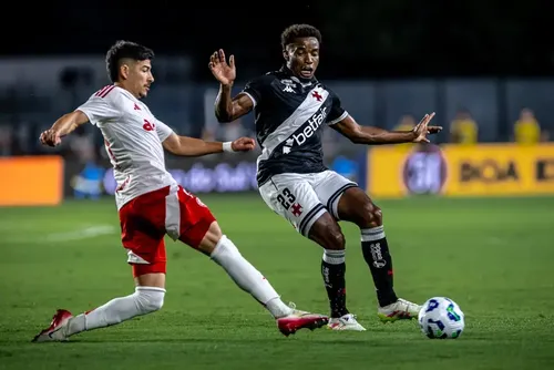 
				De evolução a dúvidas: o que mudou no Vasco desde o último clássico contra o Fluminense
			
			
