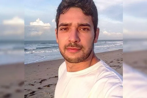 
				Professor teria sido morto em emboscada por homem que conheceu em app
			
			