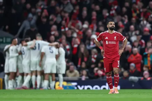 
				Técnico do Liverpool, Arne Slot define futuro de Mohamed Salah
			
			