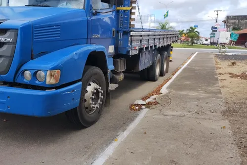 
				Ciclista é atingido por caminhão na AL-220 em Arapiraca e fica em estado gravíssimo
			
			