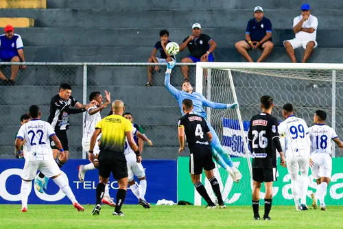 
				Clássico travado no Coaracy, ASA começa melhor, CSA segura, 0 a 0 na conta
			
			