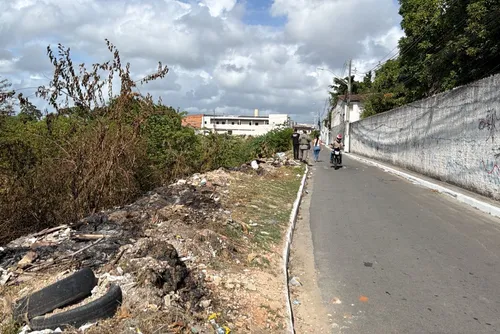 
				Corpo sem cabeça de adolescente desaparecido é encontrado no Salvador Lyra
			
			