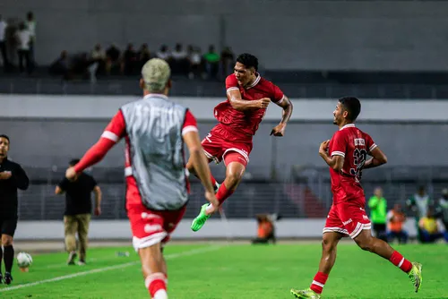 
				Em jogo de cinco gols, CRB vence Murici de virada, fechando a 2ª rodada do Alagoano: 3 a 2
			
			