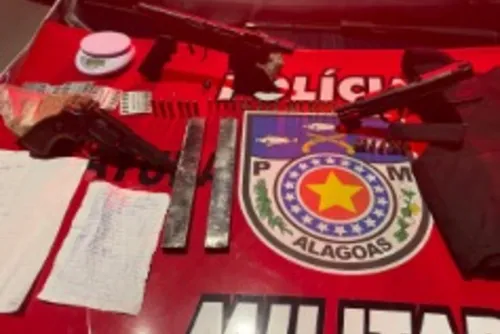 
				Extensa ficha criminal: suspeito morto em confronto com a polícia estava com submetralhadora
			
			