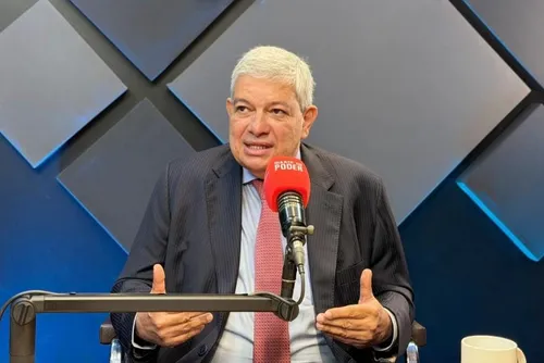 
				Parlamentares culpam Costa por veto no Orçamento
			
			