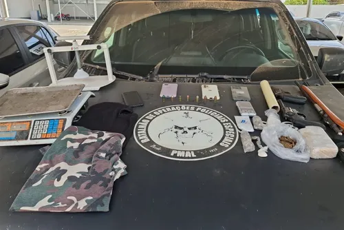 
				Chefe de grupo criminoso da BA e mais 2 comparsas são mortos durante confronto em Flexeiras
			
			