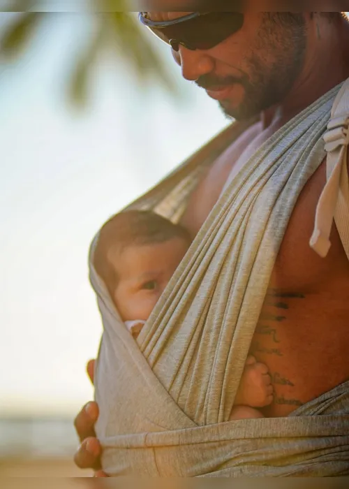 
				'BigBoy' posta foto na orla de Maceió com filha e chama atenção; confira
			
			