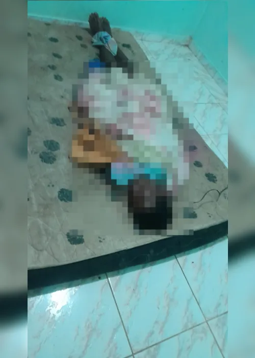 
				Casal torturado em grota pode ter saído de outra comunidade para não participar de facção
			
			