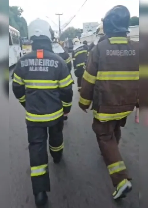 
				Corpo de Bombeiros realiza marcha em comemoração aos 50 anos do Batalhão de Incêndio
			
			