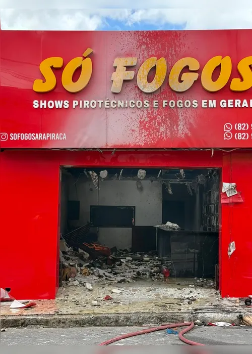 
				Incêndio atinge loja de fogos em área movimentada de Arapiraca

			