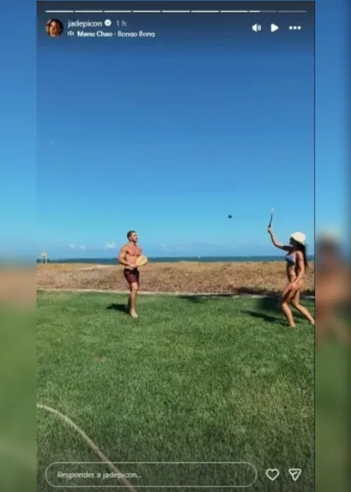 
				Jade Picon e André Lamoglia aproveitam dia na praia

			