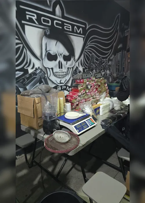 
				Polícia apreende mais de 50 kg de drogas em casa abandonada em Arapiraca

			