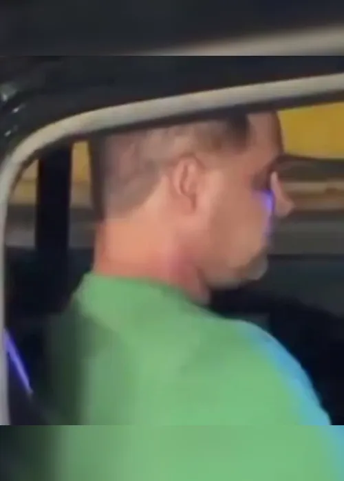  Sem capuz: vídeo mostra momento em que Silvinei Vasques é entregue à PF 