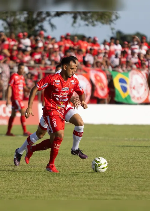 
				CRB vence Penedense, no Alfredo Leahy, e assume a liderança do Alagoano: 1 a 0
			
			