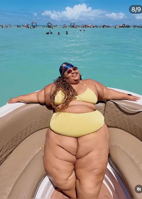 
				‘Gorda sem frescura’ curte férias nas praias de Alagoas: 'Caribe brasileiro'
			
			