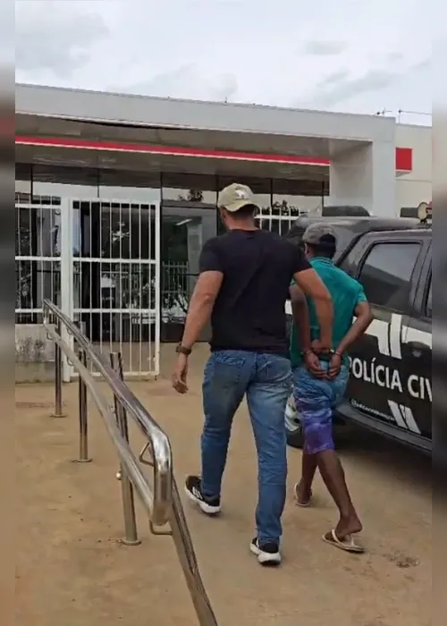 
				TV Gazeta: Justiça mantém preso homem que furtou a mãe e incendiou residência com crianças em Coité do Nóia
			
			