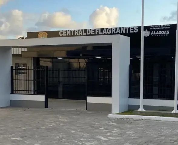 Homem é preso suspeito de mandar confeccionar carimbo médico para falsificar atestados