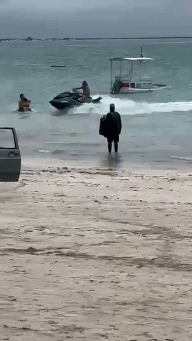 
				Vídeo: criança escapa por pouco de atropelamento por moto aquática em Maragogi
			
			