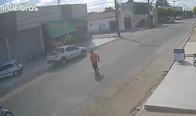Vídeo mostra momento em que idoso é atropelado em Girau do Ponciano