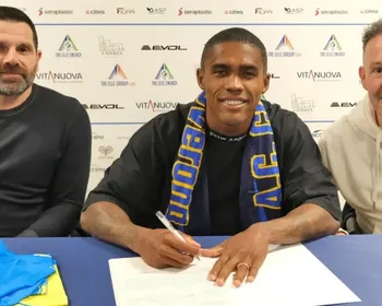 Douglas Costa assina contrato de seis meses com Chievo Verona, da quarta divisão da Itália