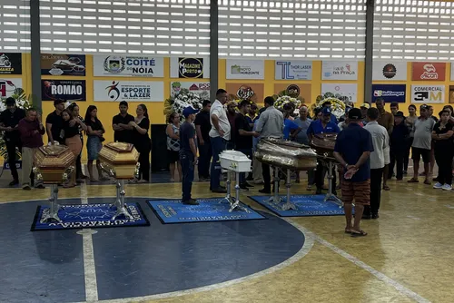 
				Corpos de vítimas de acidente com ônibus são velados nesta quarta-feira em Coité do Noia
			
			