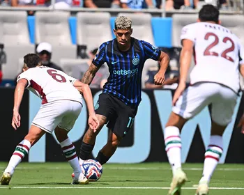 Ex-Botafogo, Luis Henrique marca primeiro gol por gigante europeu e comemora