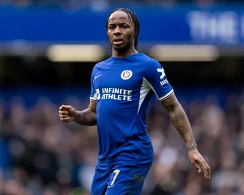 Feyenoord anuncia a contratação de Raheem Sterling após rescisão com o Chelsea