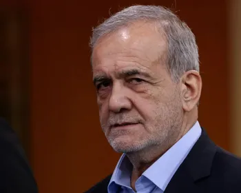 Presidente do Irã critica EUA e diz que defenderá firmemente seus direitos