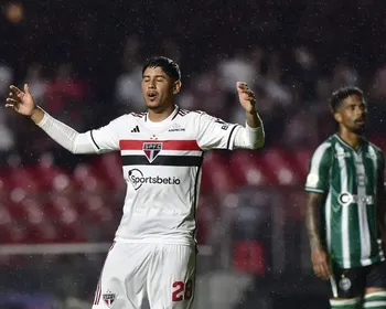 São Paulo leva vantagem no duelo contra o Coritiba; confira os números