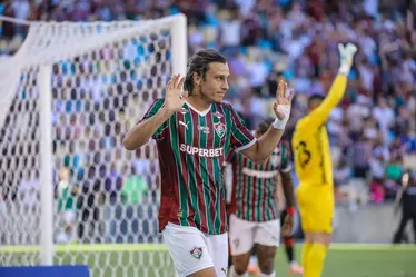 
				Arana faz golaço nos acréscimos, e Fluminense vence batalha com o Athletico-PR no Maracanã

			